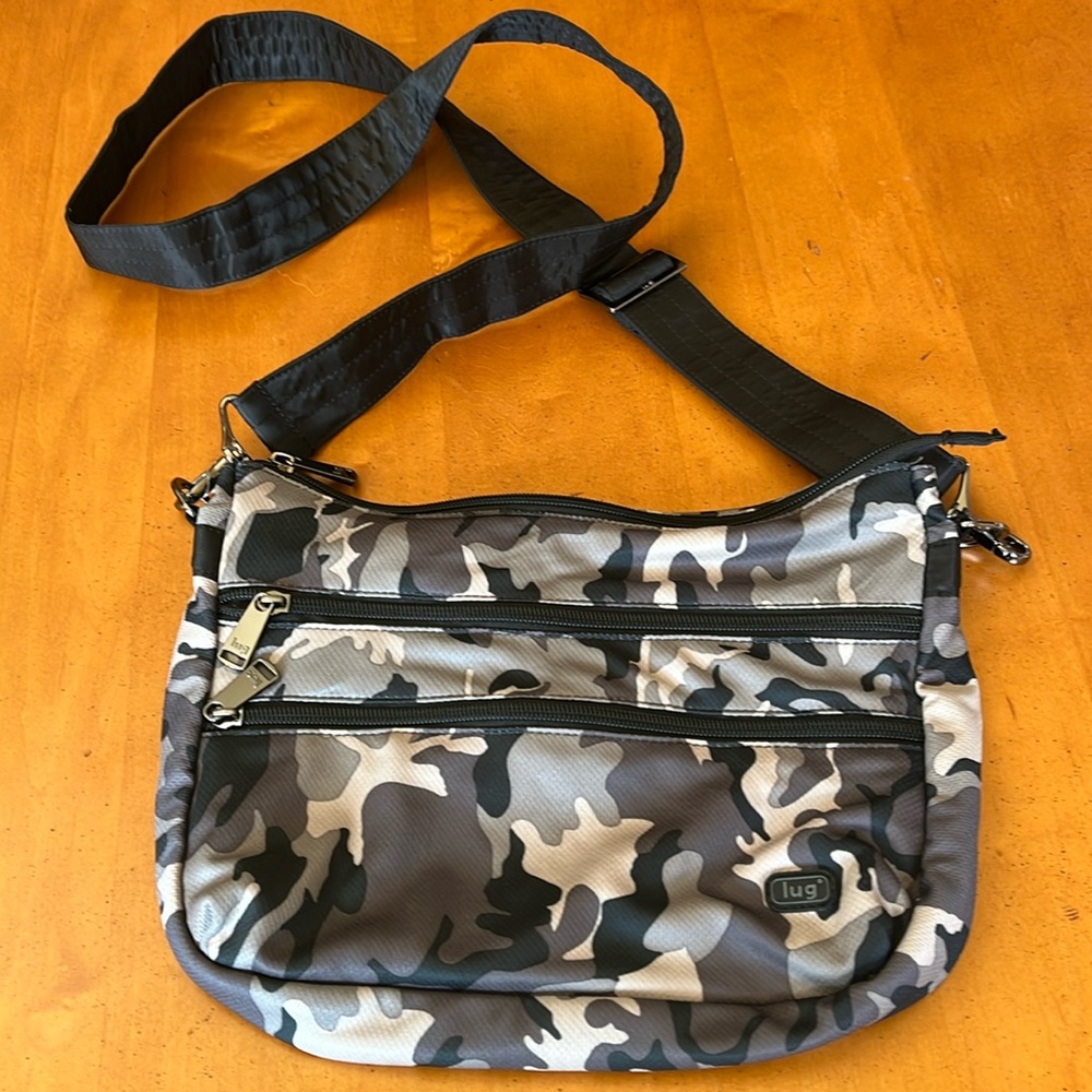 Lug Medium Crossbody Slider Freestyle Camo Midnight Black Bag, Lightweight NWOT
